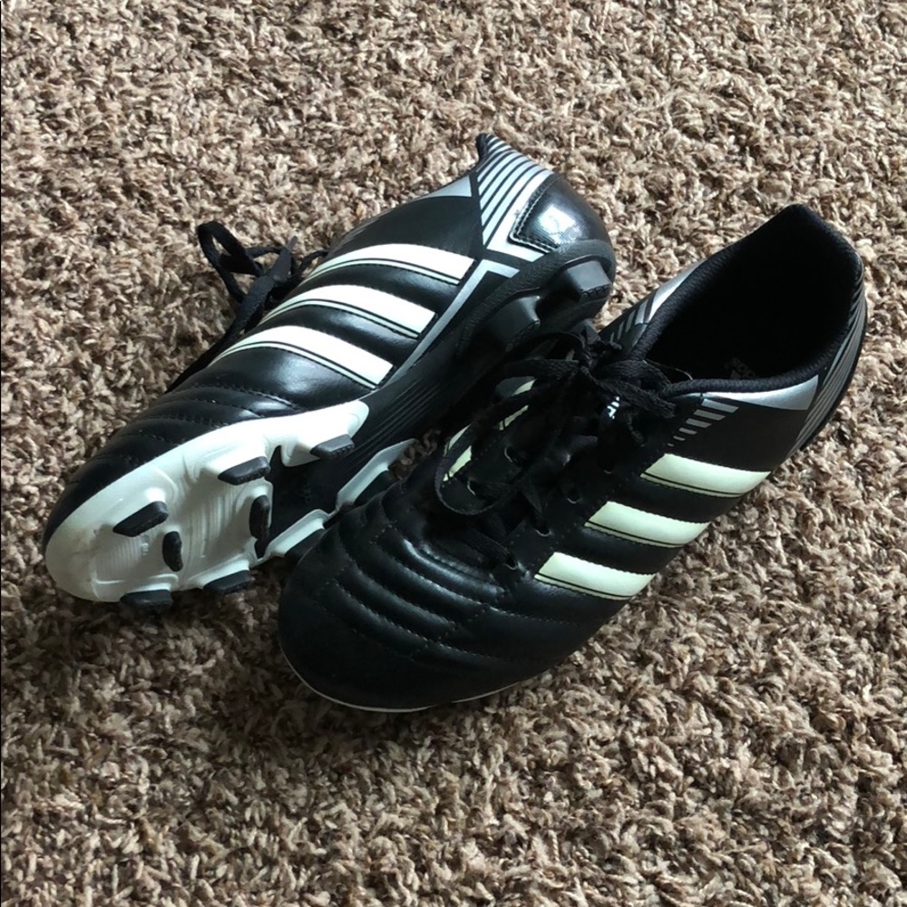 Hardly worn soccer cleats